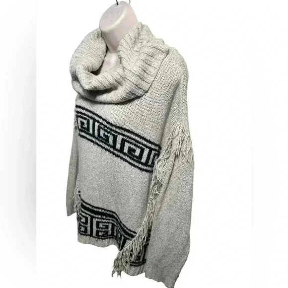 Kensie Boho Fringe Knit Cowl Neck Oversized Soft Comfy Chunky Cream Sweater M - Picture 3 of 11